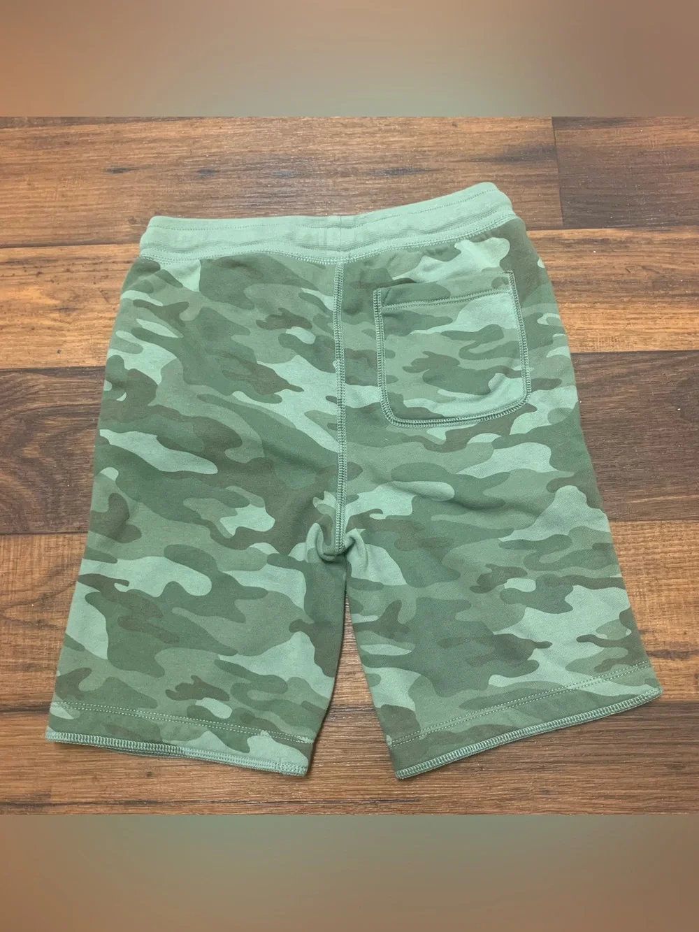 Gap Kids Sz 10 green camouflage fleece shorts Drawstring Elastic Waist Pockets